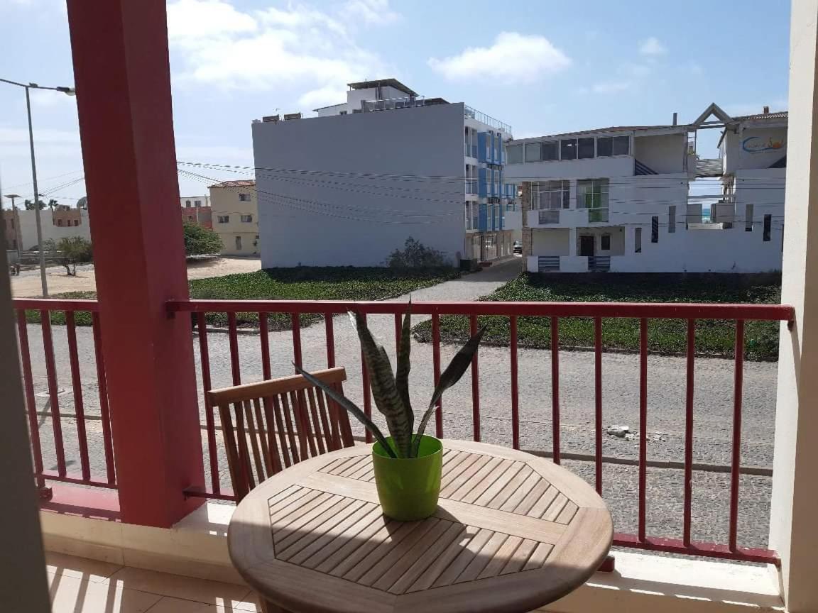 App Raffaele Estoril Beach Free Wifi & Ac A Step Away From The Sea 萨尔雷 外观 照片